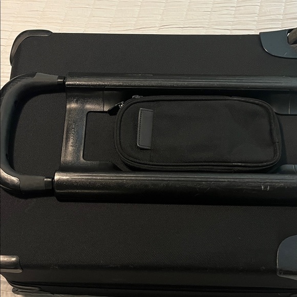 Briggs & Riley Black Carryon Suitcase - Picture 8 of 16